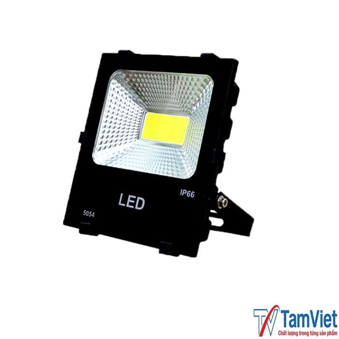 den-pha-led-50w-ngoai-troi-4 Hình ảnh đèn pha LED 50W ngoài trời với khả năng chiếu sáng mạnh, phù hợp công trình, sân vườn, bãi xe và khu vực cần độ sáng cao.